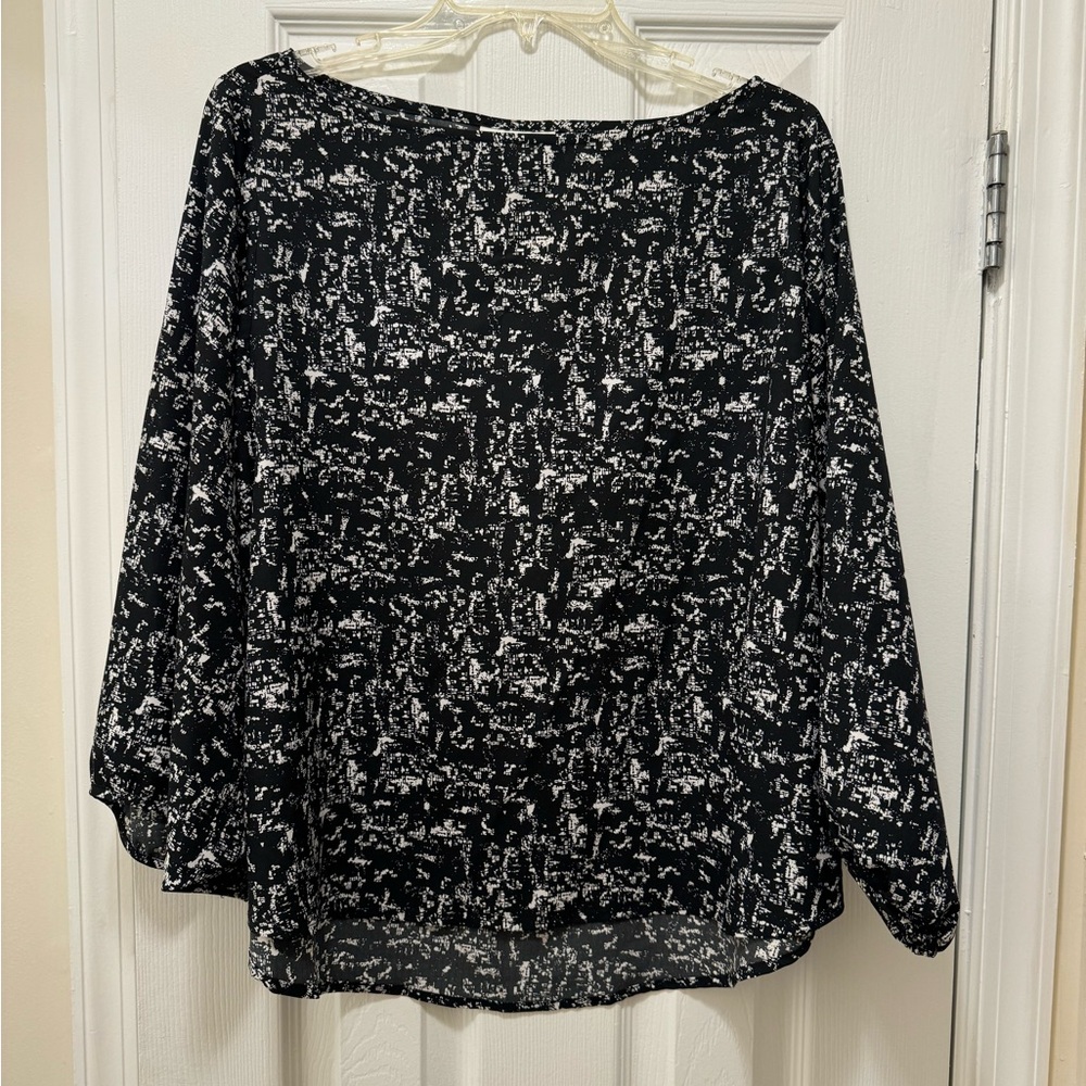 Black and gray bat wing business casual blouse